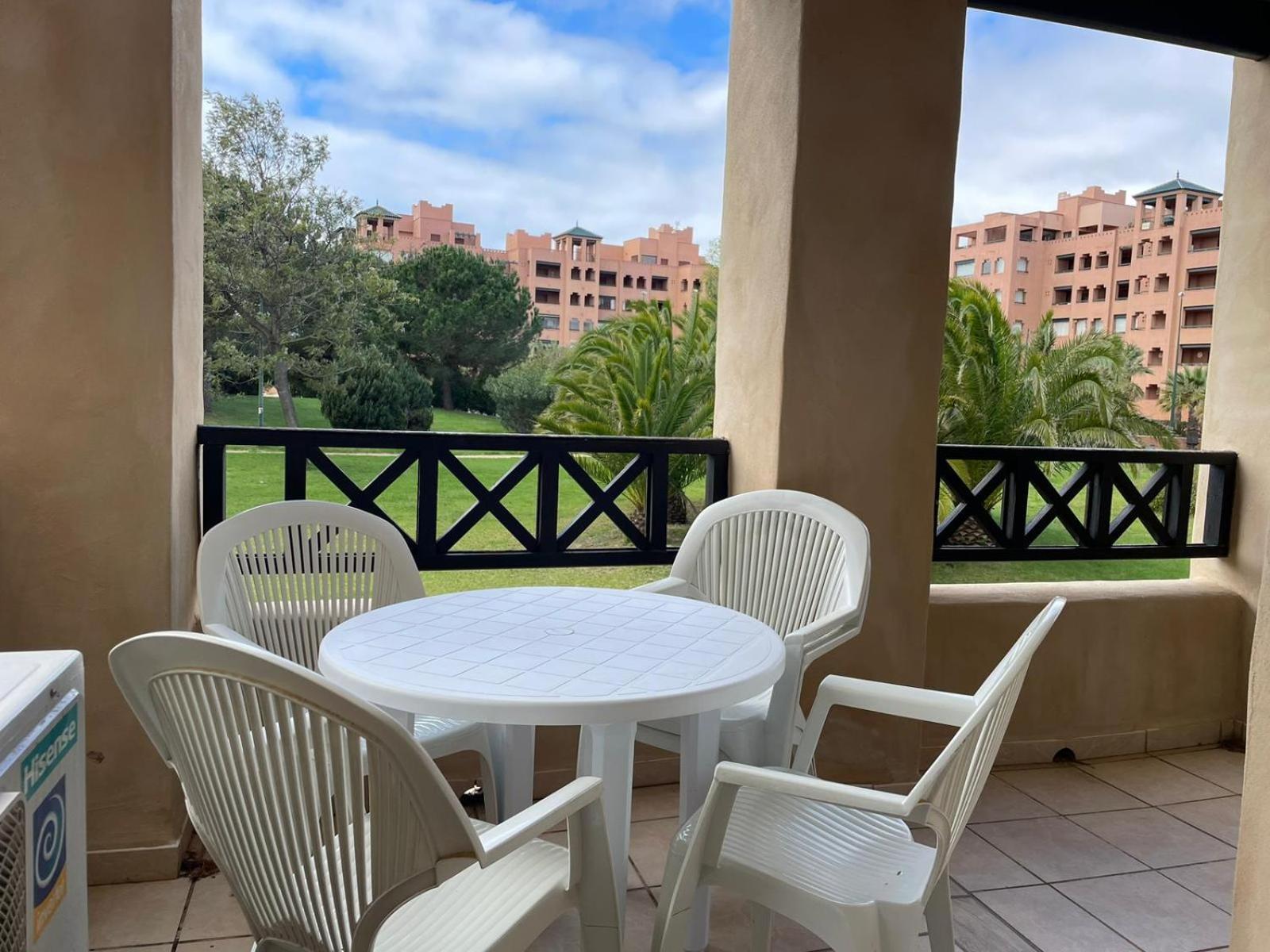 Vista Jardin En Urb. Jardines De Isla Canela. Exterior photo
